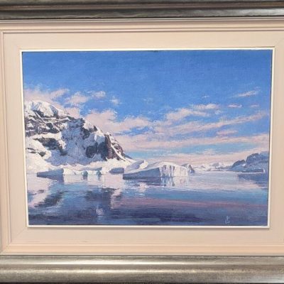 Format: 30×41 cm – Cena: 59.000 din – Ulje na platnu Slika Vase Dolovačkog „Tišina je plava“, rađena tehnikom ulje na platnu, 2025. godine, format 30×41 cm, cena 59.000 dinara.